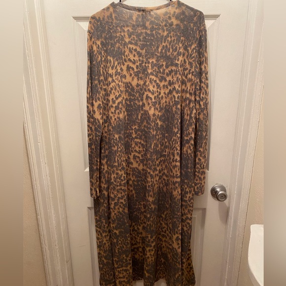 LulaRoe Sarah Cardigan - Picture 2 of 4